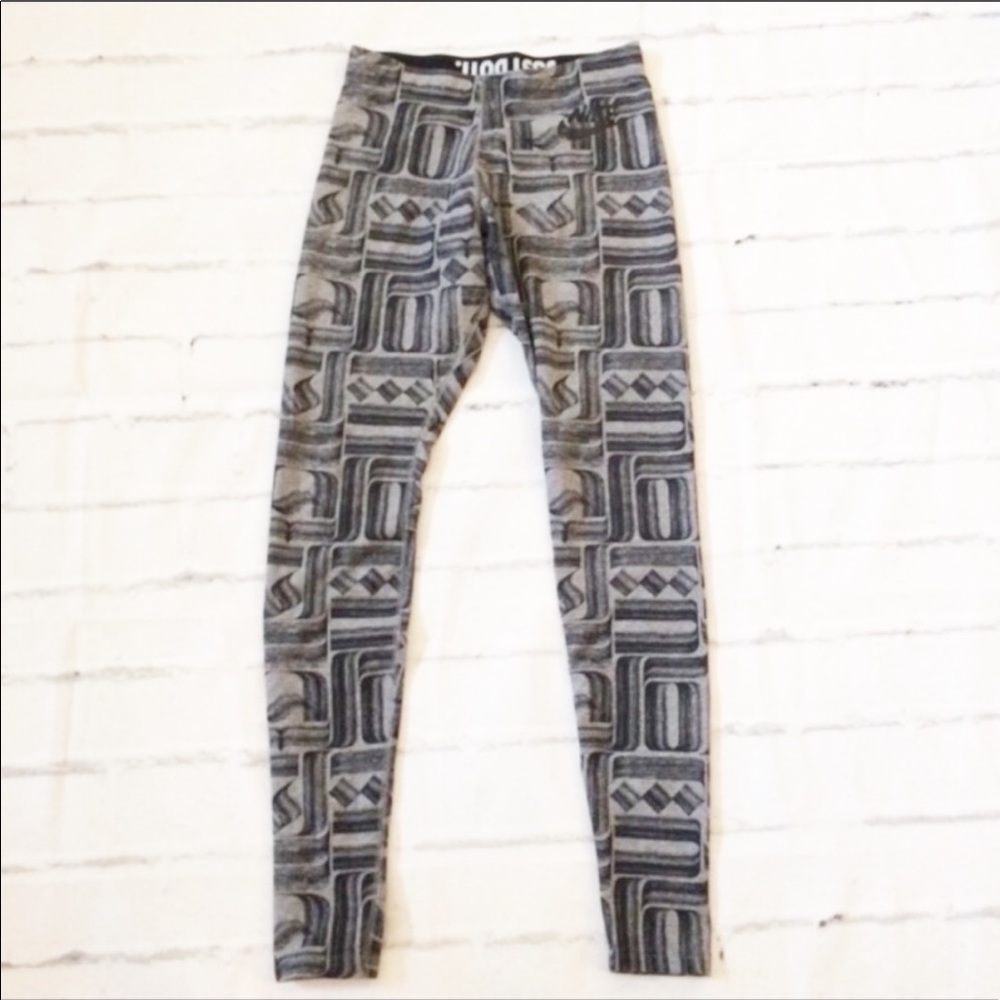 Nike Geo Pattern Black And Gray Legging Size Small